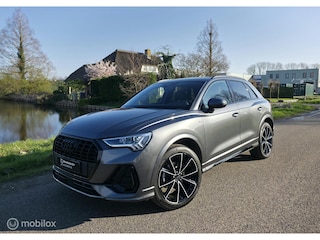 Audi Q3 35 TFSI S-Line / 360' camera / Navi / Stoelv. / Luxe