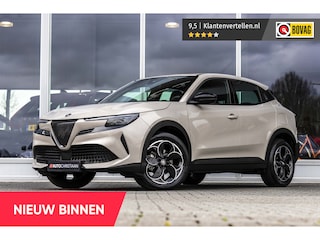 Alfa Romeo Junior Elettrica 54 kWh | ACC | Carplay