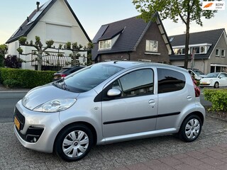 Peugeot 107 1.0 Exclusive 72.000 km Onderhoudboekjes