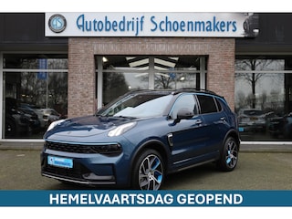 Lynk & Co 01 1.5 MY23! 6.6Kwh ZWARTE-HEMEL ROLHOES MY23 360-CAMERA PANO/SCHUIF INFINITY DAB NAVI CARPLAY STOELVERWARMING ELEK.ACHTERKLEP 20"LMV
