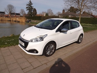 Peugeot 208 1.2 PURE TECH PREMIERE  AUTOMAAT  NAVI
