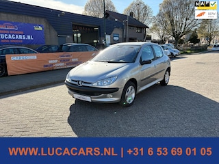 Peugeot 206 1.6-16V Gentry NIEUWE APK!