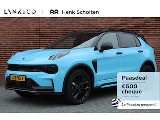 Lynk & Co 01 1.5 More | Wrap | 360 Graden camera | Actieve LED Koplampen | Panoramadak met schuif-/kantelfunctie | Premium Audio By Harman Kardon | Sfeerverlichting | Dodehoekassistent | Adaptieve Cruise Control | Stuurverwarming | Stoelverwarming | Bestuurdersstoel met geheugen | Getint glas | Elektrisch bedienbare achterklep | Draadloos telefoonoplader