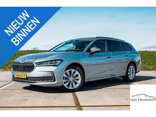 Skoda Superb Combi 1.5 TSI MHEV First Edition | TREKHAAK | CAMERA | LED | ALL SEASON BANDEN