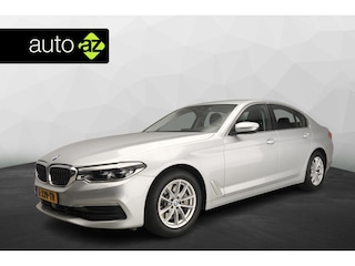 BMW 5-serie Sedan 530i Trekhaak / Active cruise / Head-up / LED / Park assist / Camera / Alu wielen 17 inch