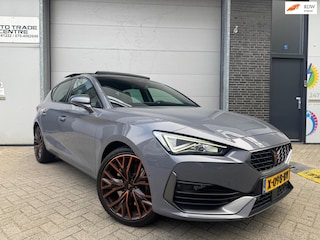 Cupra Leon 1.4 e-Hybrid 245PK VZ | Pano | Dealer OH | BTW Auto | Lederen bekleding | 1e eig |