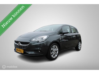 Opel Corsa 1.4 Favourite, Trekhaak, Parkeersensoren achter, Apple Carplay/Android Auto, DAB, Cruise control