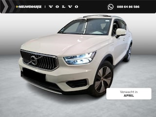 Volvo XC40 Plug-in Hybrid T5 Inscription Expression | Panoramadak | Stoel- en stuurverwarming | Achteruitrijcamera | Parkeersensoren voor + achter | Climate control | Cruise control | LED koplampen | Navigatie | Apple Carplay / Android Auto |