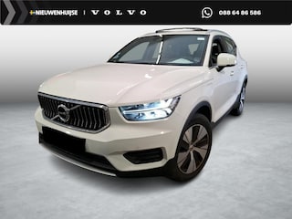 Volvo XC40 Plug-in Hybrid T5 Inscription Expression | Panoramadak | Stoel- en stuurverwarming | Achteruitrijcamera | Parkeersensoren voor + achter | Climate control | Cruise control | LED koplampen | Navigatie | Apple Carplay / Android Auto |