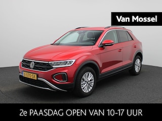 Volkswagen T-Roc 1.5 TSI Life 150 PK| Origineel Nederlands | 1e Eigenaar | Dealeronderhouden | Trekhaak | Navigatie | Dodehoek Detectie |Digitale Cockpit Pro | Parkeersensoren