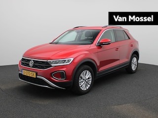 Volkswagen T-Roc 1.5 TSI Life 150 PK| Origineel Nederlands | 1e Eigenaar | Dealeronderhouden | Trekhaak | Navigatie | Dodehoek Detectie |Digitale Cockpit Pro | Parkeersensoren