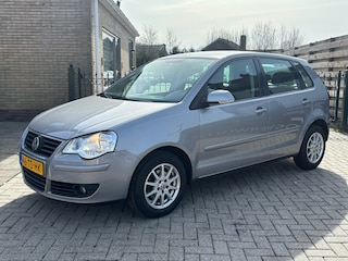 Volkswagen Polo 1.4-16V Optive | airco | cruise control | nieuwe apk bij levering !