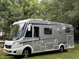 Knaus 650 MEG Sky plus Fiat 2.3 150Pk Automaat | Enkele-bedden | Hef-bed | Dak-airco |Douche/wc | XXL Garage | Schotel-TV|TOPSTAAT