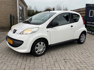 Peugeot 107 1.0-12V XR
