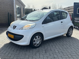 Peugeot 107 1.0-12V XR