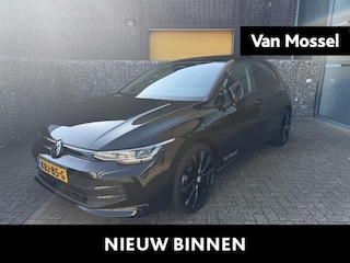 Volkswagen Golf 1.5 eHybrid Life Edition 204 PK | SOH 100% | Automaat | Adaptive Cruise Control | Lane Assist | Travel Assist | Apple Carplay | 360 Camera | Panoramadak | Trekhaak | Stoelverwarming | Stuurverwarming | 19 inch lichtmetalenvelgen | Elektrische inklapbare spiegels |