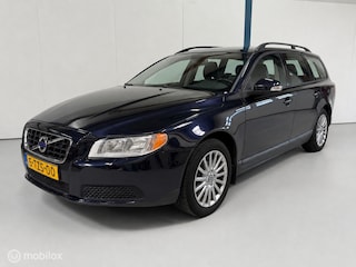 Volvo V70 2.5T Momentum AUTOMAAT / LEER / XENON