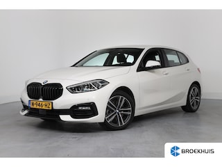 BMW 118i Business Edition | Trekhaak | Navigatie | Camera | Climate control | Cruise control | Carplay | Sportstoelen |