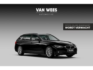 BMW 3-serie Touring 318i High Executive | 2e eigenaar | Keyless entry | LED | Stoelverwarming | Cruise control | Climate control | Navigatie | Bluetooth | PDC | Spiegel pakket