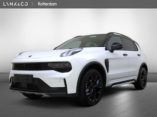 Lynk & Co 01 | MORE | Panoramadak | 360° camera |