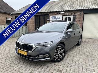 Skoda Octavia Combi 1.5 e-TSI Business Edition Plus Panodak