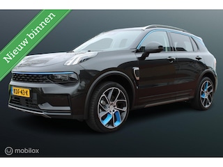 Lynk & Co 01 1.5 Plug-in Hybrid, Panoramadak, Stoelverwarming, Clima, Cruise, Pdc + Camera, Navi, App connect, Donker glas,