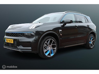 Lynk & Co 01 1.5 Plug-in Hybrid, Panoramadak, Stoelverwarming, Clima, Cruise, Pdc + Camera, Navi, App connect, Donker glas,