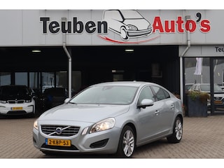 Volvo S60 1.6 T4 Momentum Navigatie, Airco, Cruise control, Auto moet nog gereinigd worden.