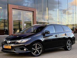 Toyota Auris 1.2 T | Cruise | Stoelverwarming | Lane Assist | Bluetooth | Navigatie | Achteruitrijcamera |