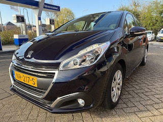 Peugeot 208 1.2 PureTech Blue Lion / Parkeersensoren / Navi / Airco / Bluetooth
