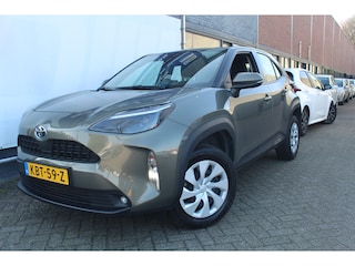 Toyota Yaris Cross 1.5 Hybrid Apple carplay/ android auto l All weather banden | Armsteun | Elektrisch inklapbare buitenspiegels | Climate control | Achteruitrijcamera | Verwarmbare spiegel