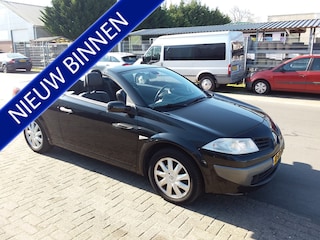 Renault Mégane Coupé-Cabriolet 2.0-16V Privilège zeer nette megane cabrio