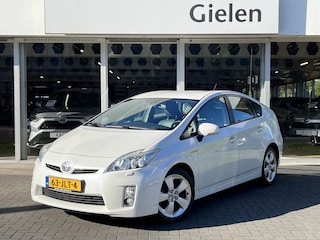Toyota Prius 1.8 Full Hybrid Executive | Leer, Navigatie, Head up display, Stoelverwarming, Adaptive cruise control