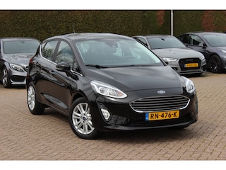 Ford Fiesta 1.0 EcoBoost Titanium Automaat / 52.185 km / Trekhaak / Camera / CarPlay / 16'' / Navigatie / Parkeerhulp V+A / DAB / Getint glas / Cruise Control