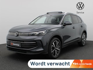 Volkswagen Tiguan 1.5 eHybrid Life Edition 204PK DSG Pano-Schuifdak, Trekhaak, 19" LM Velgen, Adaptieve Cruise Controle, Achteruitrijcamera, Side Assist, Navi via Apple Carplay/Android Auto, Keyless, Stoel-Stuurverwarming, Elektr. Achterklep