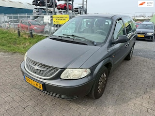 Chrysler Grand Voyager 3.3i V6 SE Luxe automaat ! inruil voertuig zo mee !