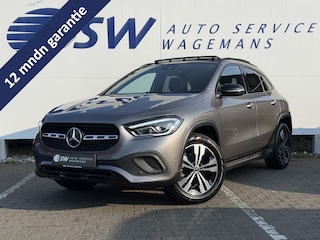Mercedes-Benz GLA 200 Luxury Line | Trekhaak | Pano | Ambient Light | Camera | 18 inch