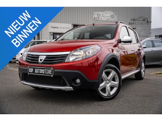 Dacia Sandero 1.6 Stepway Lage km stand | Leer | Trekhaak | Airco