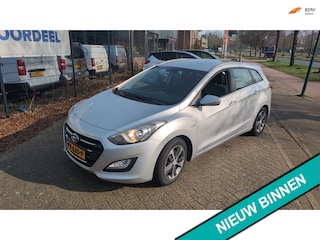 Hyundai i30 1.4 i-Drive 101pk 2e eigenaar Airco Cruise PDC Historie