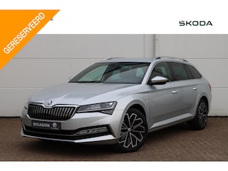 Skoda Superb Combi 1.4 TSI Laurin & Klement 218pk DSG6 Stoel voor+ achterverwarming | Trekhaak | Carplay
