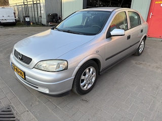 Opel Astra 1.8-16V CDX