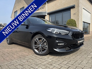 BMW 218i Automaat High Executive Full LED / Carplay / All-Seasons