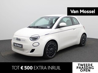 Fiat 500 42 kWh La Prima | Climate Control / ECC | Licht metalen velgen 17 inch | Cruise control | Navigatie | Lederen bekleding beige | Stoelverwarming | LED koplampen  Park Distance Control voor en achter | Achteruitrijcamera \