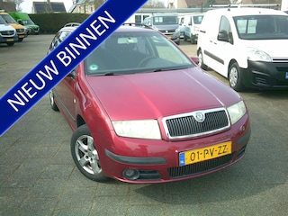 Skoda Fabia Combi 1.4-16V Elegance VOORZIEN VAN CRUISECONTROL+AIRCO !!