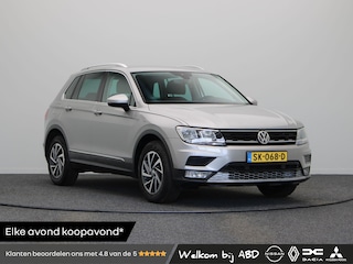 Volkswagen Tiguan 1.4 TSI Comfortline Business | Climate control | Stoelverwarming | Trekhaak elektrisch uitklapbaar | Navigatie | PDC voor en achter |