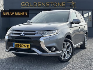 Mitsubishi Outlander 2.0 PHEV Business Edition 2e Eigenaar,Navi,Camera,Trekhaak,Keyless,Halfleder-Alcantara,N.A.P,Bj 12-2015,Apk tot 02-2027