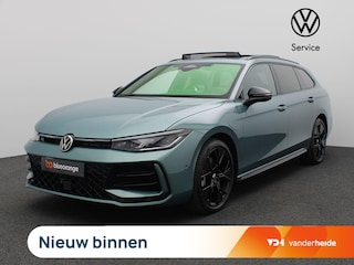 Volkswagen Passat Variant 1.5 eHybrid R-Line Edition 272PK DSG SOH 100%, Pano-Schuifdak, Trekhaak, Black Style, Leder, Memorystoel, Head-Up Display, Elektr. Achterklep, Stoelventilatie, 19" LM Velgen