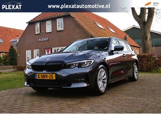 BMW 3-serie Touring 318i High Executive Aut. | Zomer + Winterset | Full Led | Apple Car Play | Keurige staat | Dealeronderhouden |