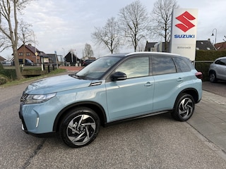 Suzuki Vitara 1.4 Boosterjet Smart Hybrid Style AUTOMAAT BJ 2026 // 10 jaar garantie // PANO // Snel te rijden // Rijklaarprijs!
