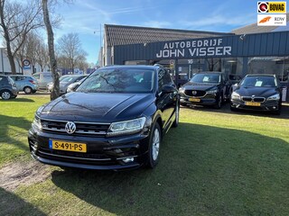 Volkswagen Tiguan 1.5 TSI ACT Highline Business R * sportief & luxe * SUV * LMvelgen *